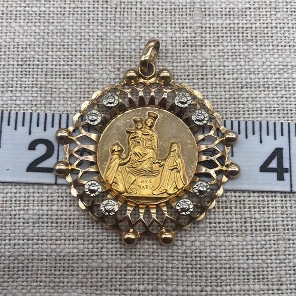 ITALIAN 18k Solid Gold Ave Maria Pendant - Picture 6 of 7